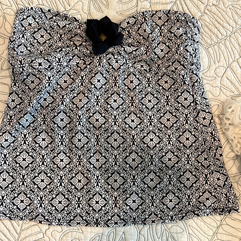Bandeau style swim top.